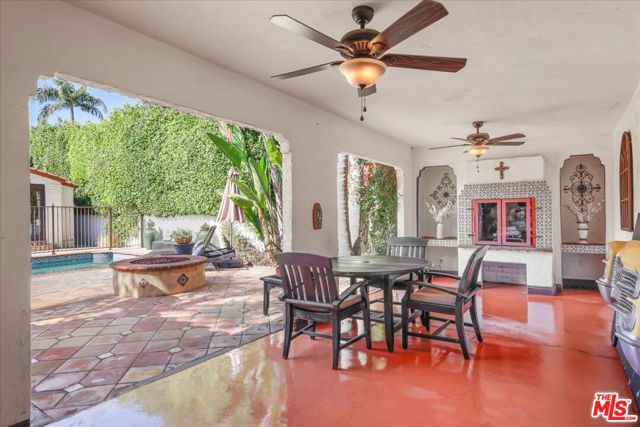 6119 Del Valle Drive, Los Angeles CA: https://media.crmls.org/mediaz/04ef4ed3-8bd4-434a-a77a-fc033e2e31dd.jpg