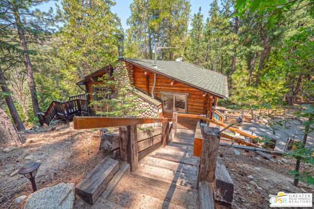 6307 Cedar Court, Angelus Oaks CA: https://media.crmls.org/mediaz/04efd6b5-dd1e-4641-bacb-c0d4a983d479.jpg