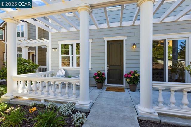 38 Citron Knoll, Orinda CA: https://media.crmls.org/mediaz/04f03500-39f8-47c9-bb79-58c459270b14.jpg