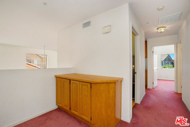 6615 Kentwood Bluffs Drive, Los Angeles CA: https://media.crmls.org/mediaz/04f0b0ae-8641-4b6f-bf2f-397ea7328d6e.jpg