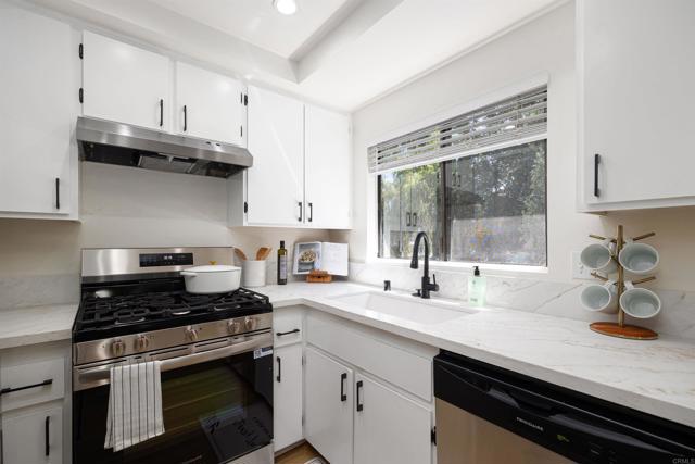 2135 E Valley Parkway, Escondido CA: https://media.crmls.org/mediaz/04f10f62-86d0-413b-923f-14022e15204d.jpg