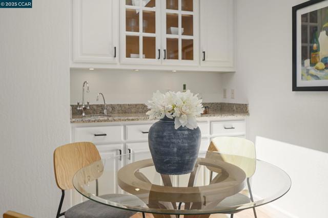 1023 White Gate Rd, Alamo CA: https://media.crmls.org/mediaz/04f11f55-0f94-4888-b188-2b1a806d1d3c.jpg