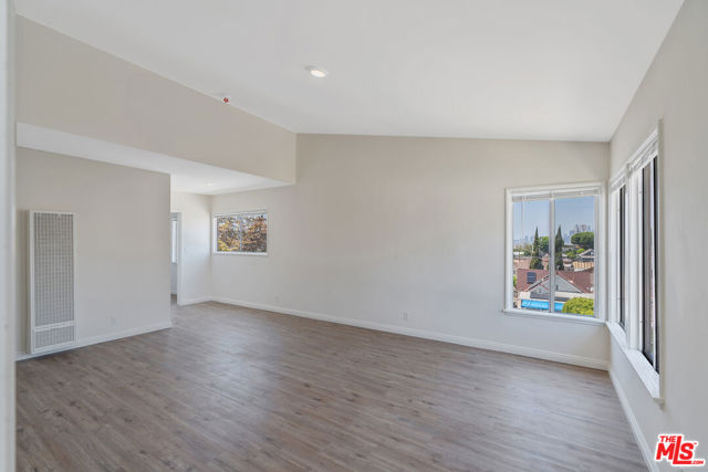 945 N Ditman Avenue, Los Angeles CA: https://media.crmls.org/mediaz/04f12f82-61ef-46e7-900d-afd78558f1ff.jpg