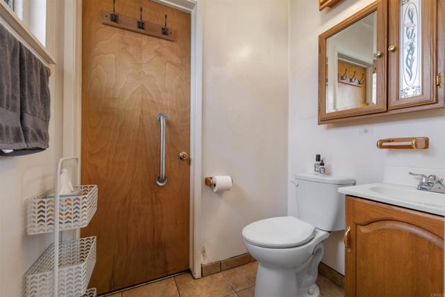 462 Carnation Avenue, Imperial Beach CA: https://media.crmls.org/mediaz/04f29cc6-7cd7-4a53-bf1b-63dd637af916.jpg