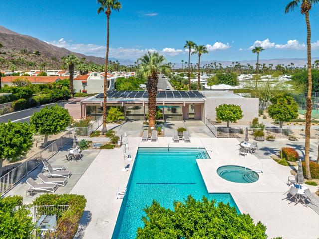 2696 S Sierra Madre, Palm Springs CA: https://media.crmls.org/mediaz/04f2b613-f0a5-4ab5-b792-224013dbddf3.jpg