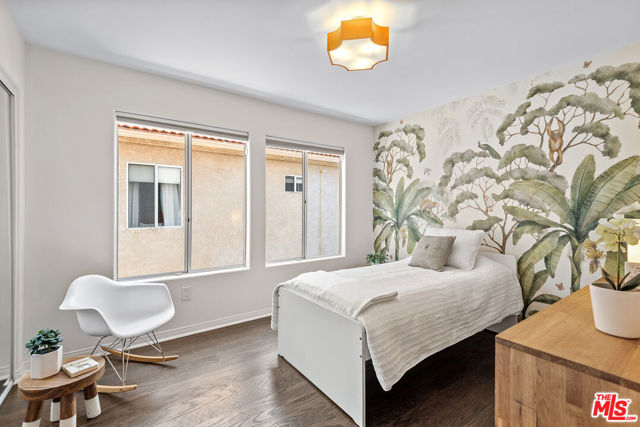 4744 Norwich Avenue, Sherman Oaks CA: https://media.crmls.org/mediaz/04f349e1-6664-419c-98da-942152015091.jpg
