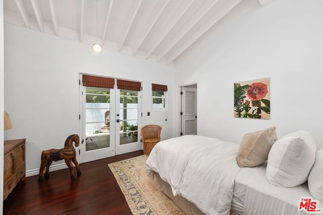 26799 Pacific Coast Highway, Malibu CA: https://media.crmls.org/mediaz/04f381e8-8638-4a94-b2b4-61127f1e498f.jpg
