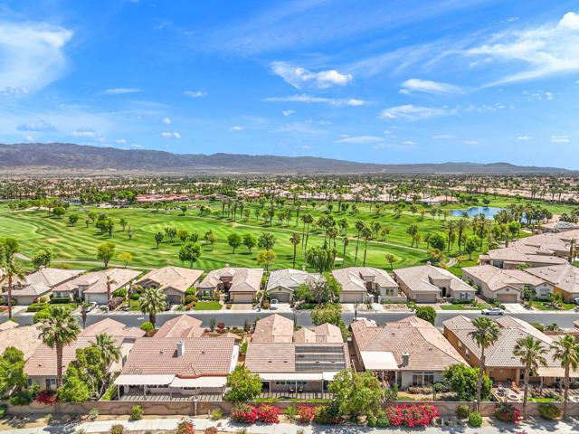 44085 Royal Troon Drive, Indio CA: https://media.crmls.org/mediaz/04f406ca-1a8d-48cd-b521-5c5a3245047f.jpg