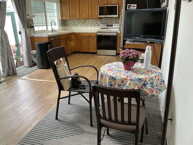 38043 Miller Pl, Fremont CA: https://media.crmls.org/mediaz/04f539e0-ac7b-48ff-82cf-395c6ac35039.jpg