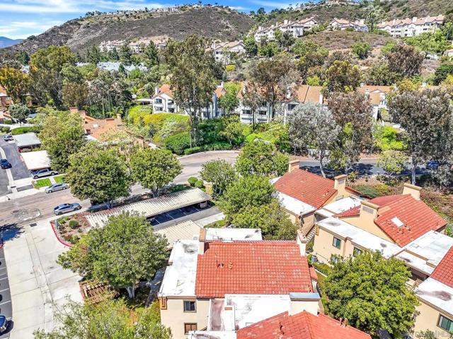 9909 Scripps Westview Way, San Diego CA: https://media.crmls.org/mediaz/04f5bbb6-45ba-4d61-a0f8-372546402146.jpg