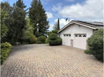 27000 Almaden Court, Los Altos Hills CA: https://media.crmls.org/mediaz/04f5fc32-2bed-42f5-9aee-883fb1840a39.jpg