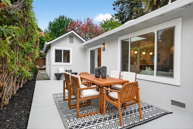 430 Gilbert Avenue, Menlo Park CA: https://media.crmls.org/mediaz/04f75a75-656b-463d-8ba9-34a82972fffd.jpg