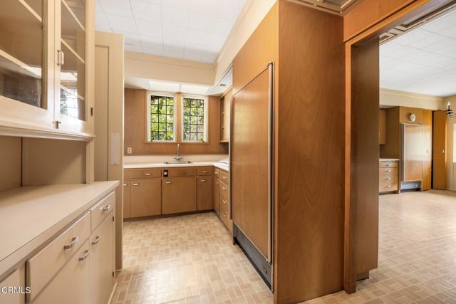 Detail Gallery Image 10 of 19 For 1245 Oak Grove Ave, San Marino,  CA 91108 - 9 Beds | 4/1 Baths
