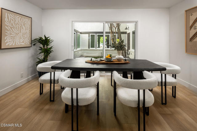 1251 Calle Las Casas, Thousand Oaks CA: https://media.crmls.org/mediaz/04f7855b-836f-47b7-b6d6-5cca88e25286.jpg