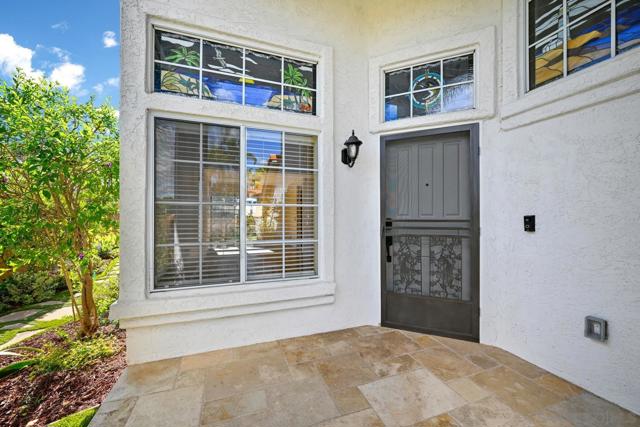 2198 Redwood Crst, Vista CA: https://media.crmls.org/mediaz/04f7f67d-d707-469d-a38d-4d050a067870.jpg