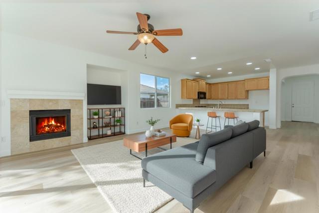 1078 Silver Spur Way, Plumas Lake CA: https://media.crmls.org/mediaz/04f86e76-33dd-419a-befc-822beb3e2e49.jpg