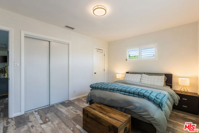 10315 Fairgrove Avenue, Tujunga CA: https://media.crmls.org/mediaz/04f88232-84a9-4402-985c-d5ff00511407.jpg
