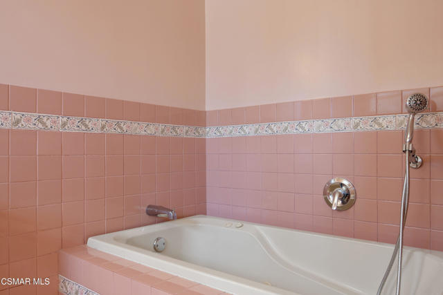 17335 Burton Street, Northridge CA: https://media.crmls.org/mediaz/04f8a2ca-a83e-4950-9846-4ba1f70fcb4e.jpg