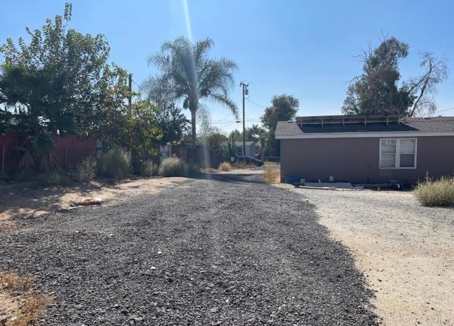 Detail Gallery Image 8 of 11 For 21626 Mary St, Perris,  CA 92570 - 2 Beds | 2 Baths