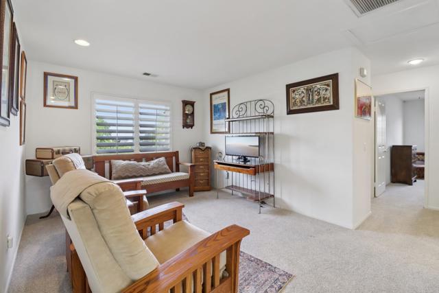 542 Lee Circle, Chula Vista CA: https://media.crmls.org/mediaz/04f94e28-0cc5-4c99-9088-3aad2b27881d.jpg