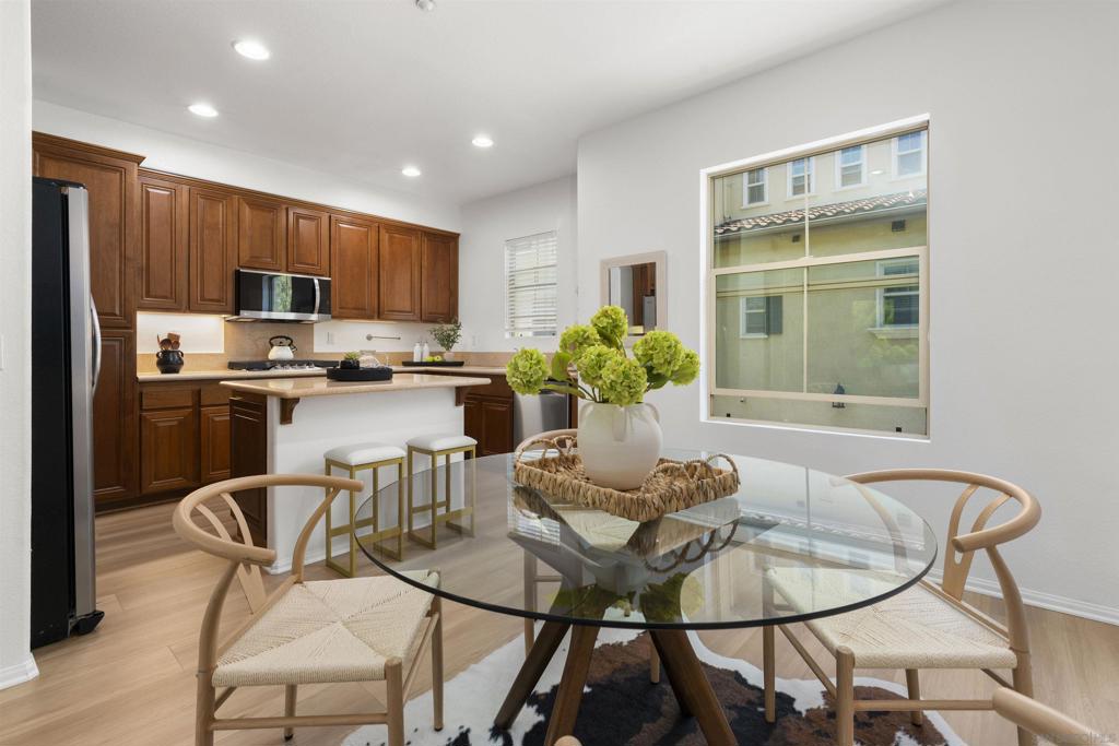 MLS #250031902SD img 14