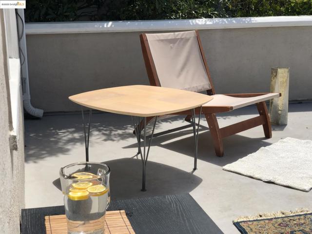 169 Ronada Ave, Piedmont CA: https://media.crmls.org/mediaz/04f9ec15-d816-4060-8c41-dffd40da5c6f.jpg