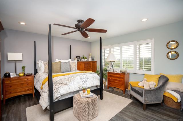 13349 Portofino Dr, Del Mar CA: https://media.crmls.org/mediaz/04f9ed4e-0af9-4a5e-a14f-5a4a553d98fc.jpg