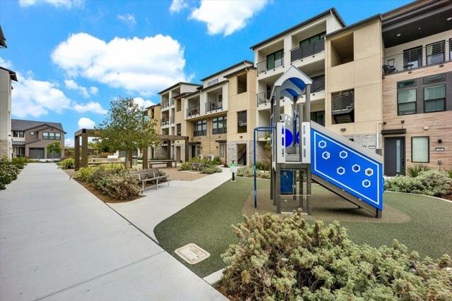 210 Waters Park Circle, San Mateo CA: https://media.crmls.org/mediaz/04fa004b-6753-482c-896c-093bd8e31831.jpg