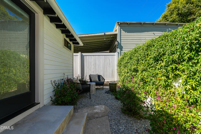 1100 Meridian Avenue, South Pasadena CA: https://media.crmls.org/mediaz/04fa26ba-1002-4f34-b31a-d1d51b7d72f0.jpg
