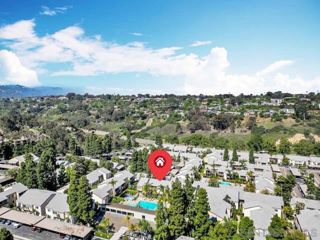 8536 Via Mallorca, La Jolla CA: https://media.crmls.org/mediaz/04fbc903-6d61-404a-a971-a6e3f939fc6d.jpg