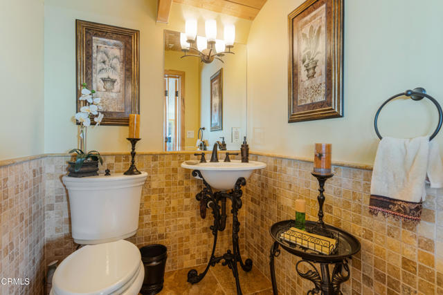 268 Sunset Drive, Oxnard CA: https://media.crmls.org/mediaz/04fcdb6f-6731-4cfc-b4d0-8d60274dd4e0.jpg