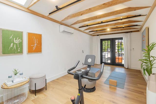 1833 Brandon Street, Oakland CA: https://media.crmls.org/mediaz/04fd94cf-7fea-46b1-9371-b6df44c40d5e.jpg