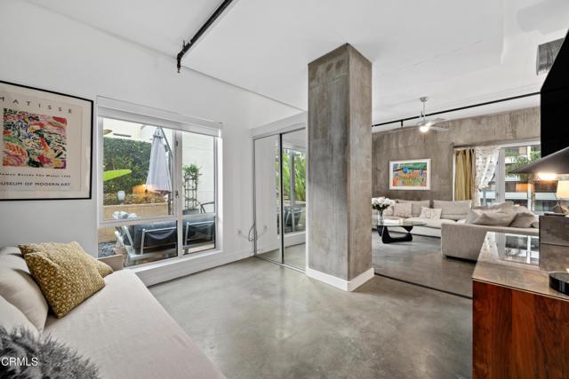 645 W 9th Street, Los Angeles CA: https://media.crmls.org/mediaz/04fdf19d-dc3f-4472-8e11-7482e909bc58.jpg