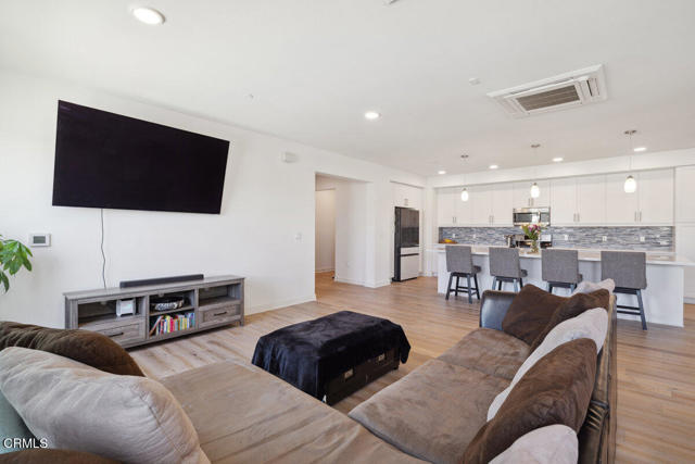 Detail Gallery Image 10 of 28 For 2800 Wagon Wheel Rd #304,  Oxnard,  CA 93036 - 3 Beds | 2/1 Baths