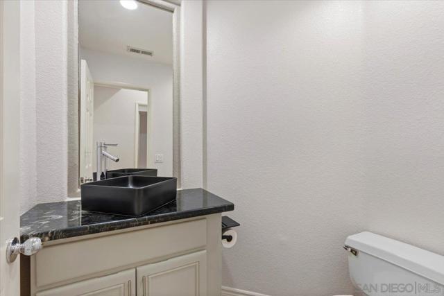 16156 Avenida Venusto, San Diego CA: https://media.crmls.org/mediaz/04fef07d-a784-4274-8cd4-418137a14c04.jpg