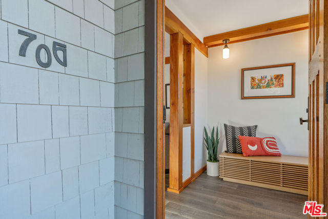 Image 8 of 50 For 706 Navy Street