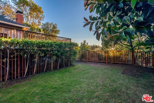 4015 Karelia Street, Los Angeles CA: https://media.crmls.org/mediaz/04ff328a-1279-47e5-81c5-c080c08d88af.jpg