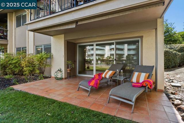 1617 Ptarmigan Dr, Walnut Creek CA: https://media.crmls.org/mediaz/04ffb128-d494-4c94-b9d9-4159b9177aa5.jpg