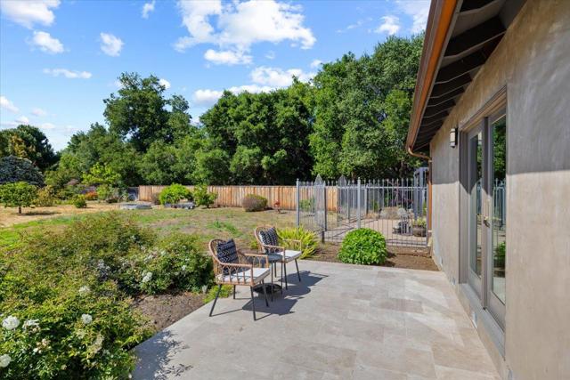 20811 Norada Court, Saratoga CA: https://media.crmls.org/mediaz/05005092-5e16-4763-88ad-00cef0f9d0f4.jpg