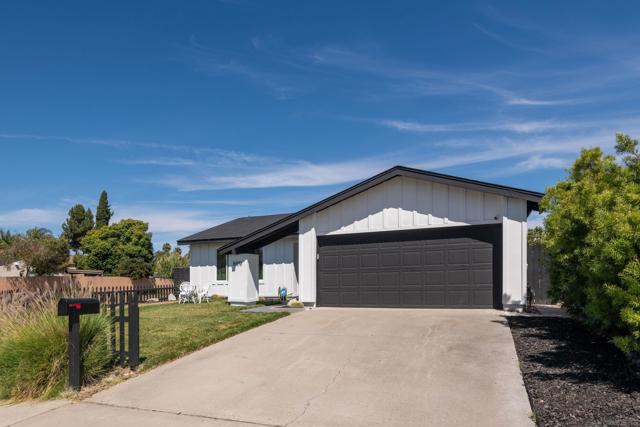 8419 Menkar Rd, San Diego CA: https://media.crmls.org/mediaz/05005a60-dd32-4712-a7ab-2b53eb5b2220.jpg