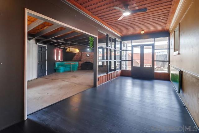 3518 Isla Vista Dr, San Diego CA: https://media.crmls.org/mediaz/05008165-81e2-4466-a120-a02728c882b2.jpg