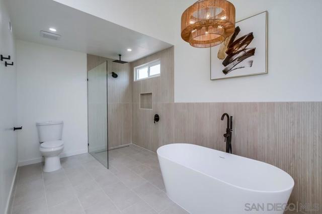 Image 36 of 60 For 4966 Lakewood Ct