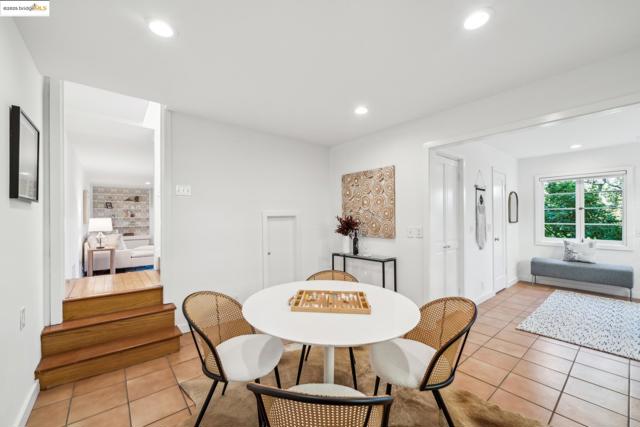 1025 Creston Rd, Berkeley CA: https://media.crmls.org/mediaz/0501228c-f3cb-4ef2-9c5d-4d174adb6b5d.jpg