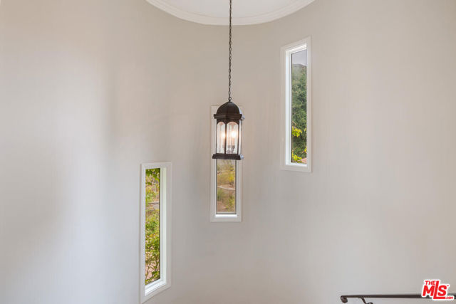 Drew Fenton | 17589 Camino De Yatasto Pacific Palisades CA | MLS: 7491163