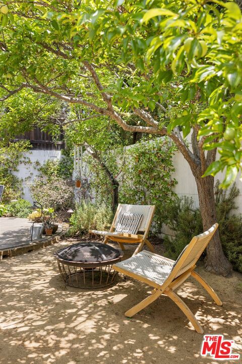 3476 Meier Street, Los Angeles CA: https://media.crmls.org/mediaz/0501b996-eb25-40f2-872f-1e8d6ce34da5.jpg