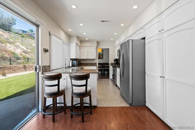 17078 Matinal Rd, San Diego CA: https://media.crmls.org/mediaz/0501ebc9-bcd9-4ee9-9f08-759cadd13df5.jpg