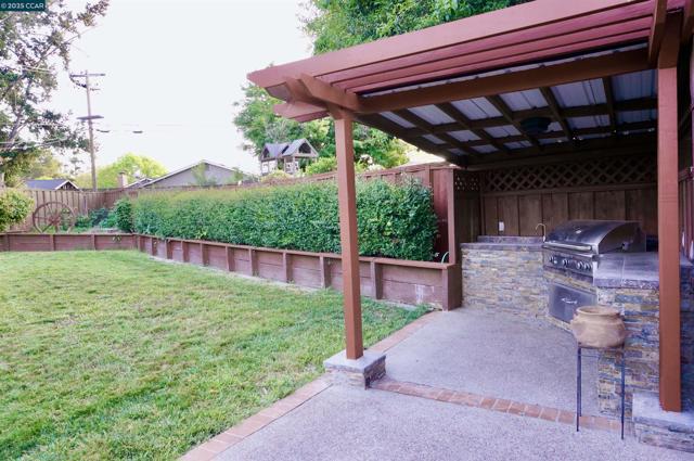 1472 Fairhaven Ct, San Jose CA: https://media.crmls.org/mediaz/05021574-abca-4989-87fe-035521312fb7.jpg