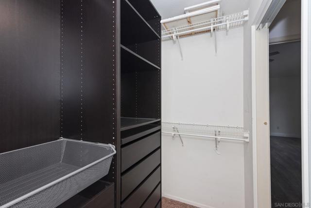 11927 Dapple Way, San Diego CA: https://media.crmls.org/mediaz/0502280f-d2bd-4646-a06e-5c8879d79724.jpg