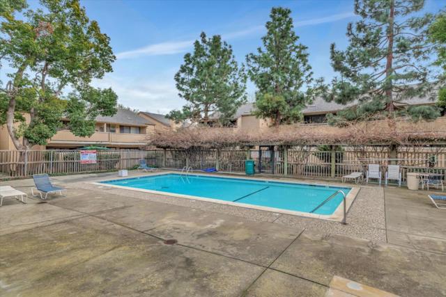 980 Kiely Boulevard, Santa Clara CA: https://media.crmls.org/mediaz/050228b7-e500-4ce6-b762-04b60b33ed4e.jpg