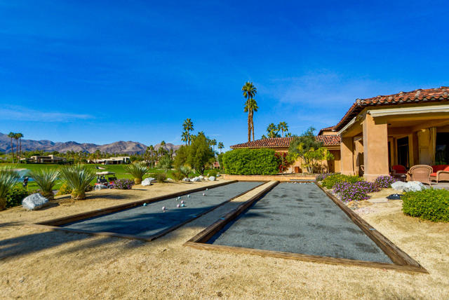 49120 Sunrose Lane, Palm Desert CA: https://media.crmls.org/mediaz/05028b27-3f1f-4eb1-a251-5d5bf54e1188.jpg